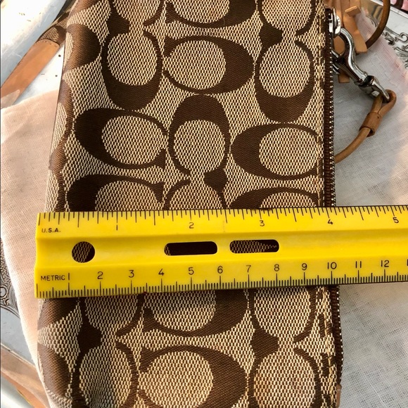 🔥Coach Wristlet🔥Brown & Beige-Coach Monogram. Perfect wristlet! - Picture 3 of 4